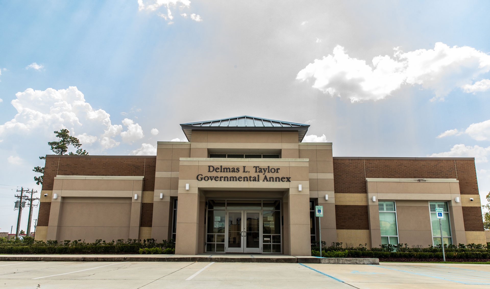 Livingston Parish Assessor exterior